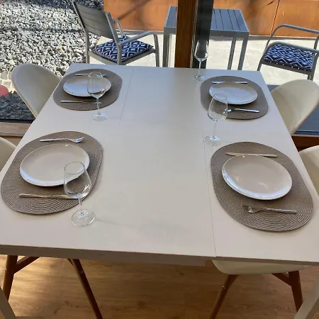 Charming 1 Bedroom With Terrace And Free Parking In Business Area In
